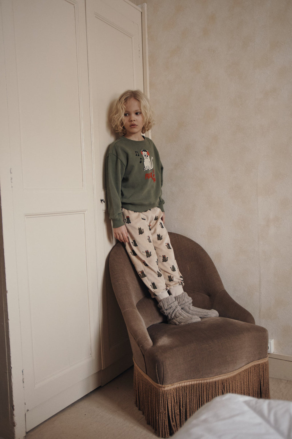 Fleece Cat Print Joggers with Drawstring in Greige